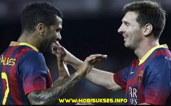 Dani Alves Hanya Butuh Beberapa Jam Untuk Pulangkan Messi