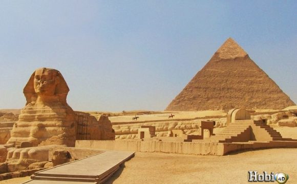 9 Landmark Bersejarah Paling Terkenal di Mesir
