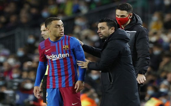 Xavi Hernandez Sesumbar Barcelona Tembus Tiga Besar